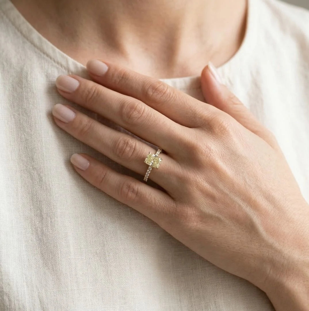 טבעת פאווה יוקרתית עם יהלום צהוב מהודר 1.96 קראט בזהב צהוב 18 קראט - מתועדת GIA – תמונה 2