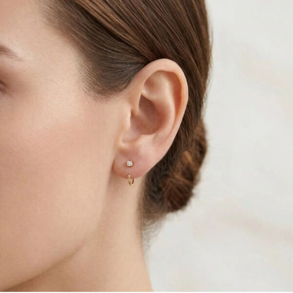 עגילי יהלומים מינימליסטיים 0.08ct בזהב צהוב 14K