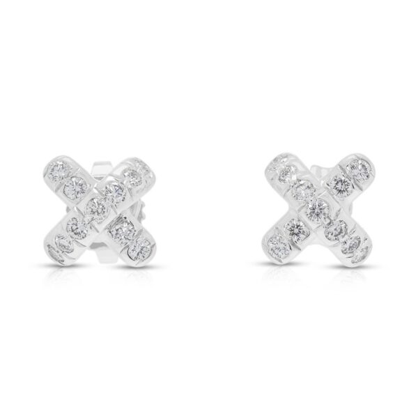 עגילי צמודים מודרניים מפלטינה, משובצים יהלומים במשקל 0.33 קרט