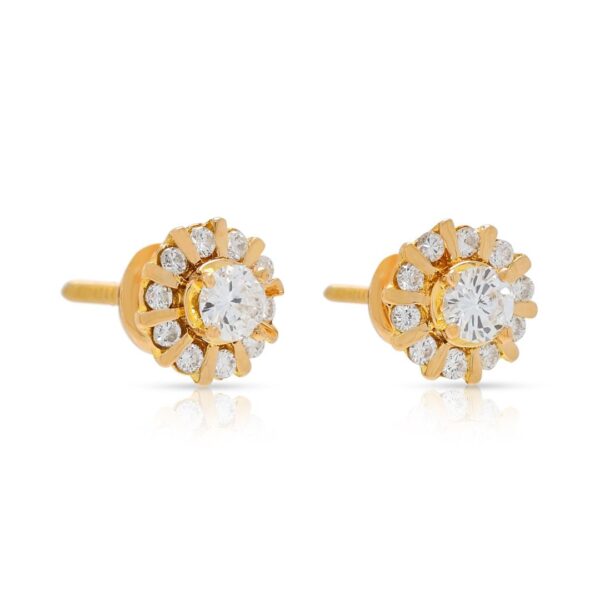 עגילי יהלום צמודים קורנים בהילה במשקל 0.66 קרט בזהב צהוב 20 קראט