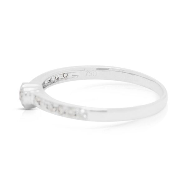 טבעת לב יהלומים רומנטית 0.16 קראט בזהב לבן 18 קראט