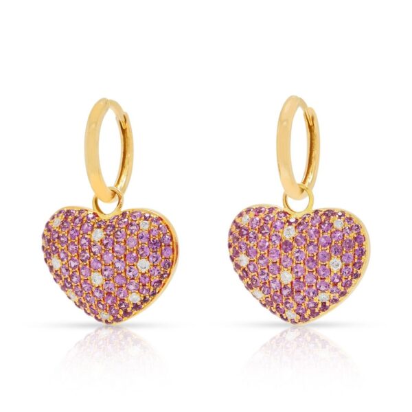 עגילים תלויים רומנטיים עם ספיר ורוד ויהלומים במשקל 1.54 קרט בזהב ורוד 18 קראט