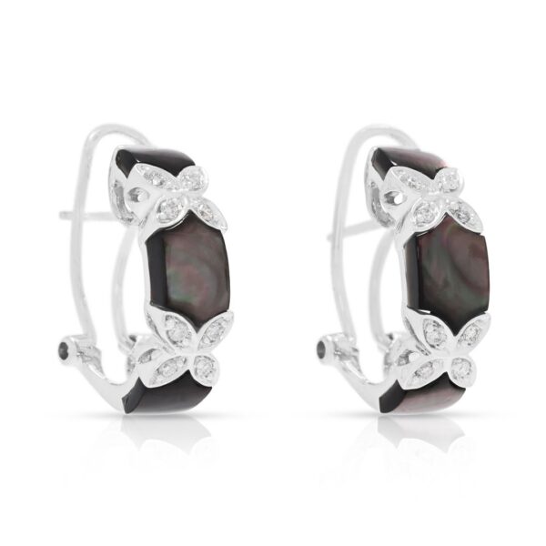 עגילי יהלומים וצדף אם הפנינה מתוחכמים 0.12 קראט בזהב לבן 18K