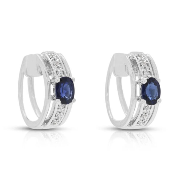 עגילי האגי ספיר ויהלומים מתוחכמים 0.21ct בזהב לבן 18K