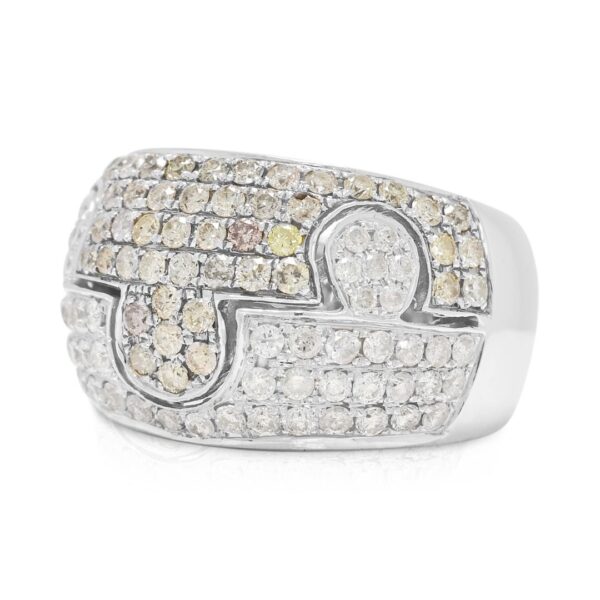 טבעת הצהרה מזהב לבן 18 קראט משובצת יהלומים במשקל 1.35 קראט