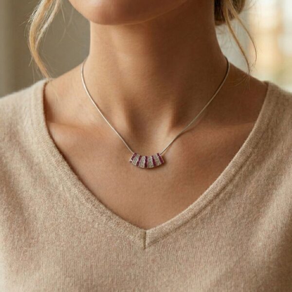 תליון רובי ויהלומים מרשים במשקל 1.44 קרט בזהב דו-גוני 18 קראט