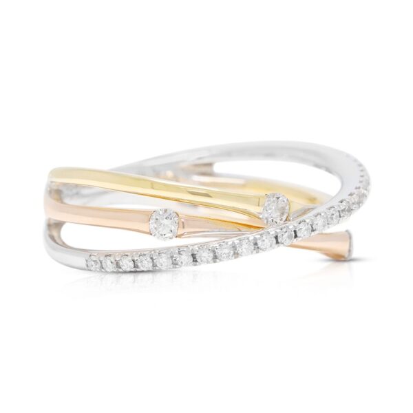 טבעת יהלומים מעוצבת 0.16 קראט בזהב דו-גוני 18 קראט