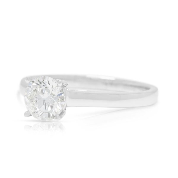 טבעת סוליטר יהלום נצחית 0.65 קראט בזהב לבן 18K - מתועדת GIA