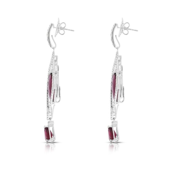 עגילי שנדלייר רב-גוניים מזהב לבן 18K, משובצים ברובליט ויהלומים במשקל כולל של 13.83ct