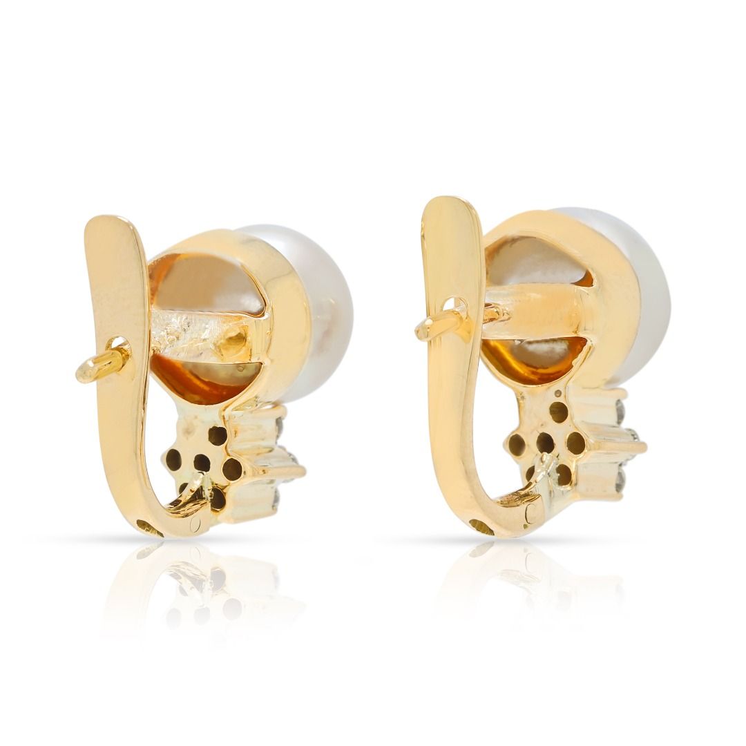 ⁦עגילי וינטג' עם יהלומים במשקל 0.14 קרט ופניני אקויה בזהב צהוב 14 קראט⁩ – תמונה ⁦6⁩