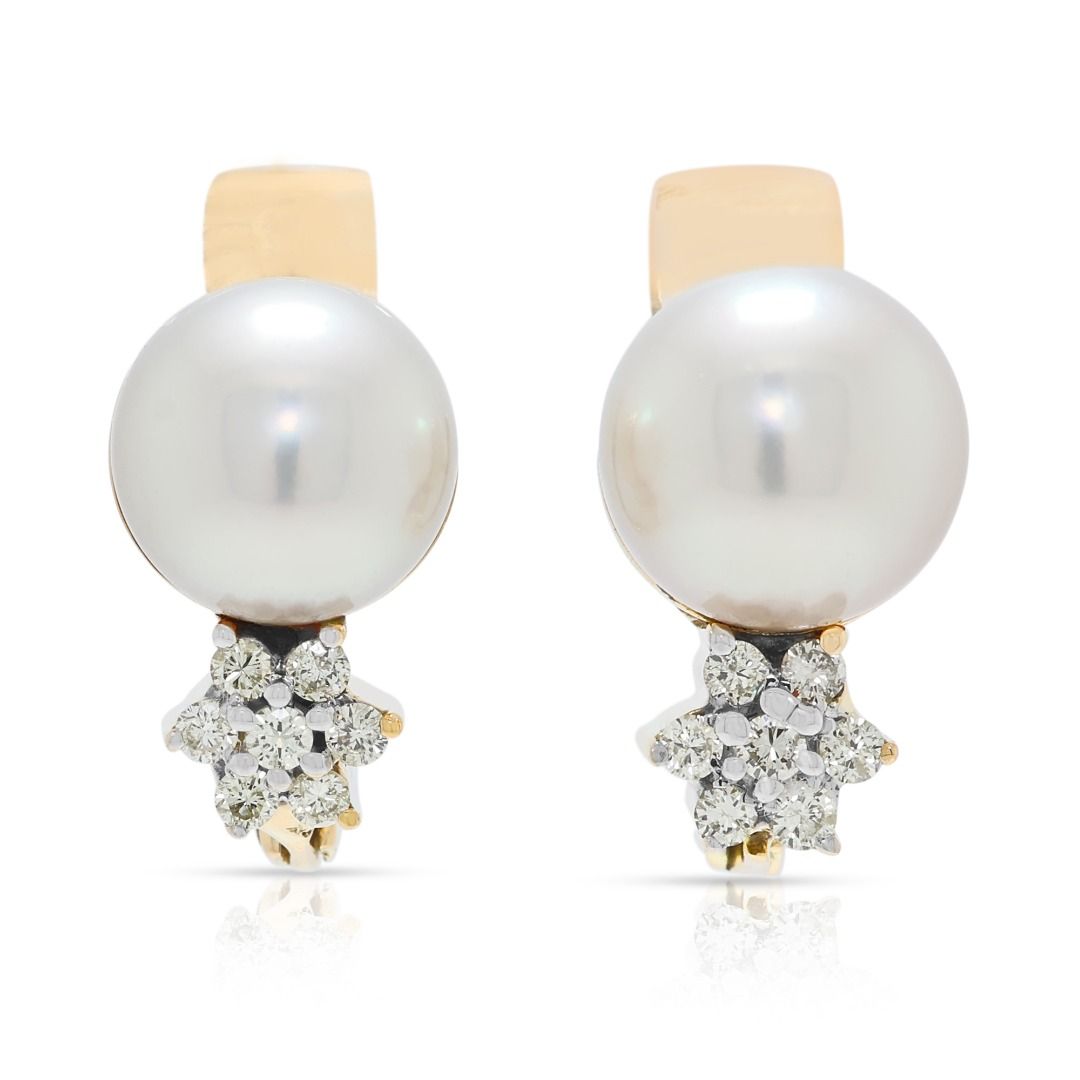 עגילי וינטג' עם יהלומים במשקל 0.14 קרט ופניני אקויה בזהב צהוב 14 קראט