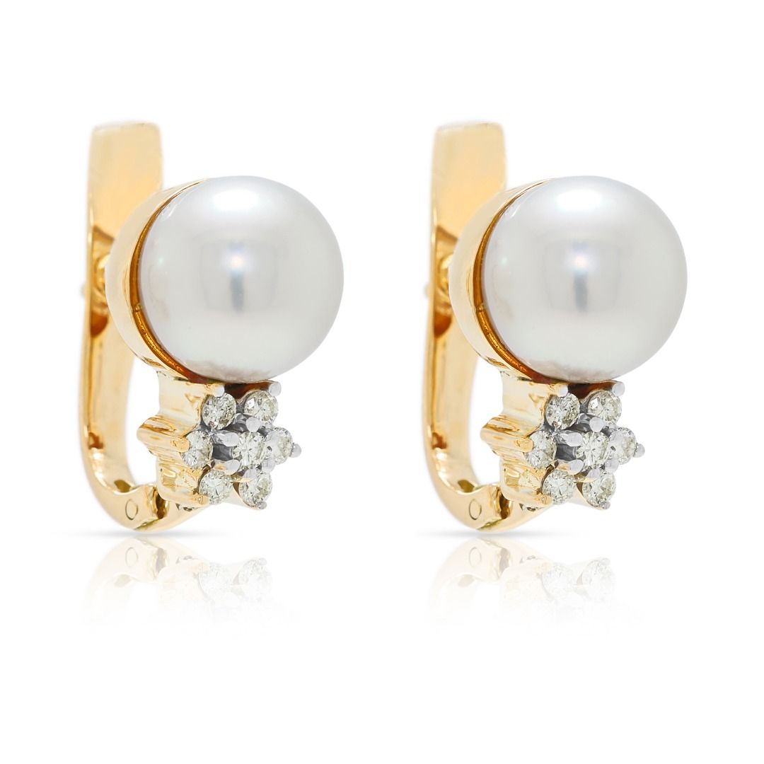 ⁦עגילי וינטג' עם יהלומים במשקל 0.14 קרט ופניני אקויה בזהב צהוב 14 קראט⁩ – תמונה ⁦3⁩