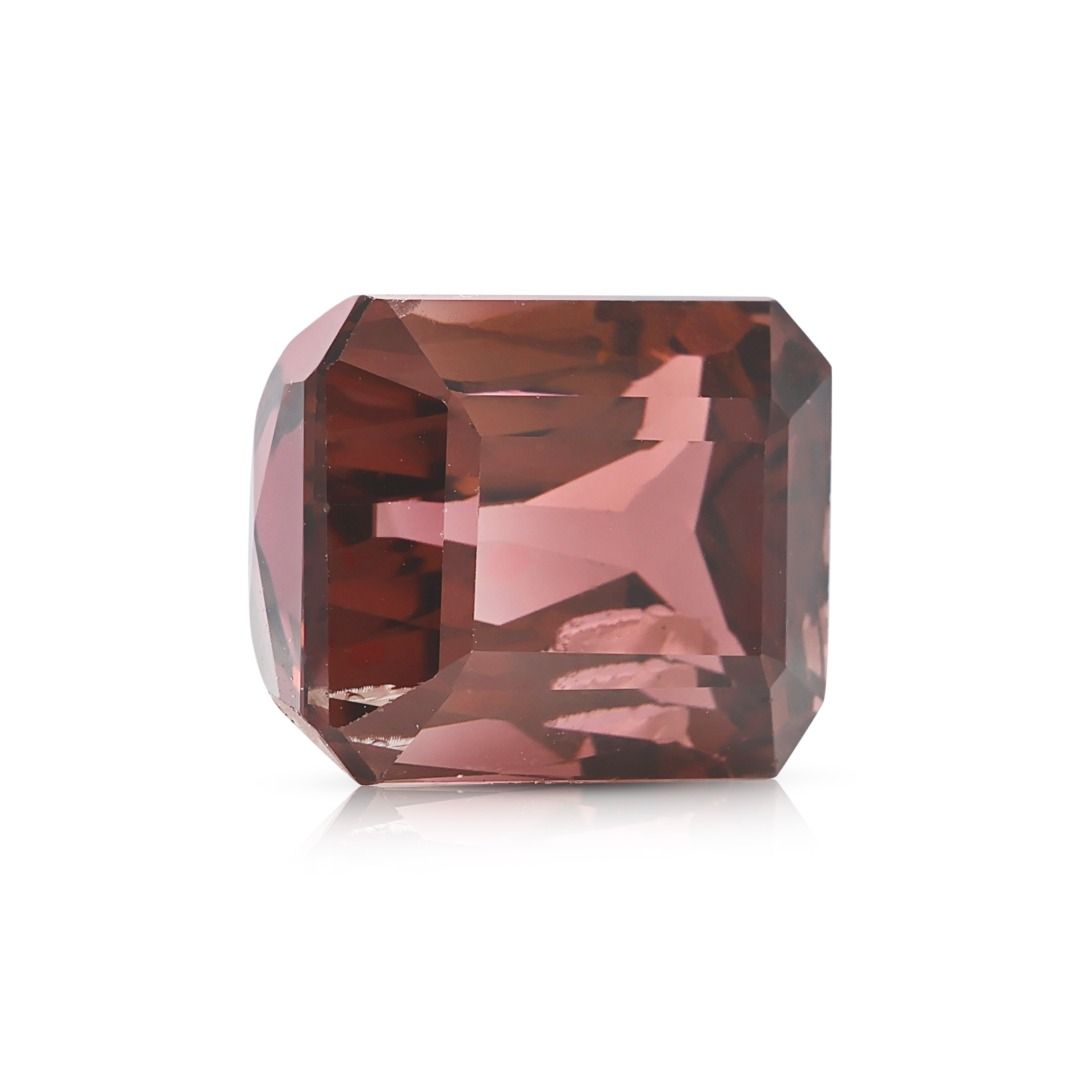 ⁦אבן חן טורמלין טבעית חופשית, 7.39ct, דו-גונית, בחיתוך בריליאנט משופר מלבני, עם תעודת NGI⁩ – תמונה ⁦2⁩