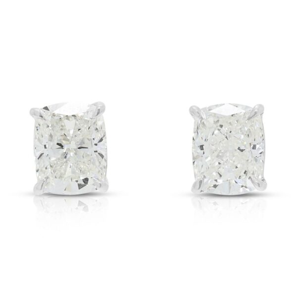 עגילי סוליטר יהלום קושן GIA מתועדת 2.00ct צמודים בזהב לבן 18K