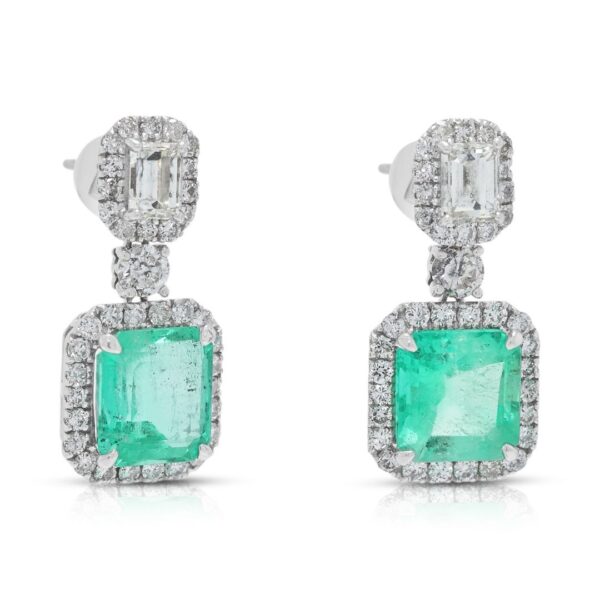עגילי הילה תלויים יוקרתיים עם אמרלד 4.06ct ויהלומים טבעיים 1.78ct בפלטינה