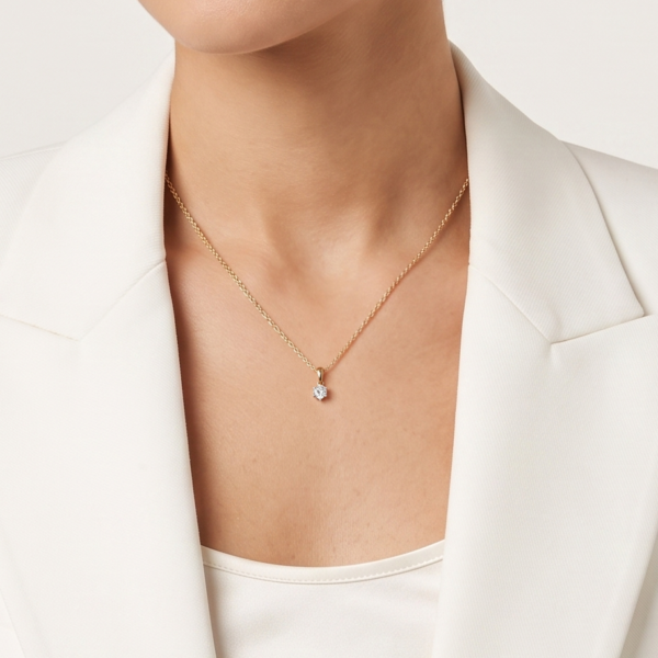 תליון סוליטר עדין עם יהלום טבעי 0.12ct בזהב דו-גוני 18K